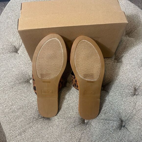 Leopard  Toe  Sandals - Picture 14 of 14